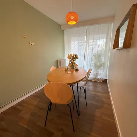 Lejlighed Le Monlahaye, Cozy & Bright